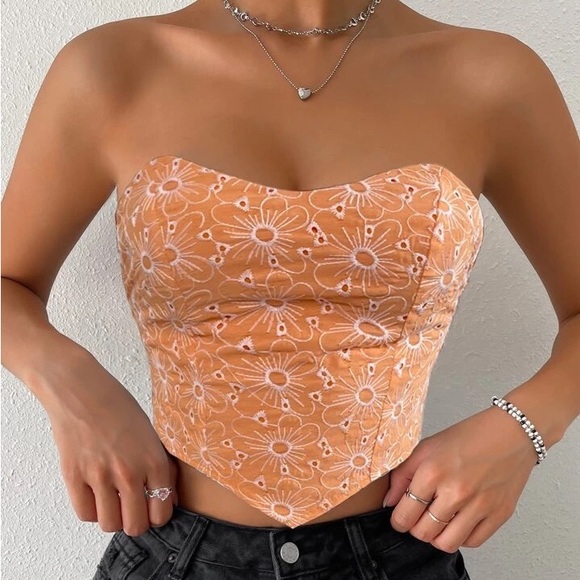 Orange lace embroidered tube top from Shein - Picture 3 of 3